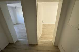 Renovierte 2-Zimmerwohnung mit *Balkon* – Mozartstraße 13, 47226 Rheinhausen-Mitte, Duisburg – Vorschaubild 5