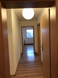 Helle Dachgeschosswohnung mit drei Zimmern, KDB mit EBK in Bottrop-Mitte
