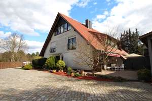 Viel Platz für Familie & Gäste – Haus mit großem Garten und separatem Gästehaus! – Die vollständige Adresse der Immobilie erhältst du vom Anbieter., 16247 Joachimsthal – Vorschaubild 1