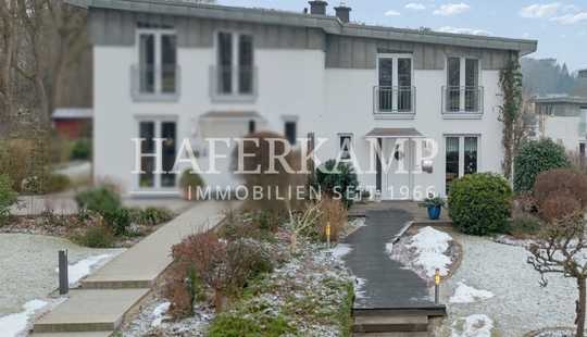 Bild von Familienglück auf reizvollem Grunstück!