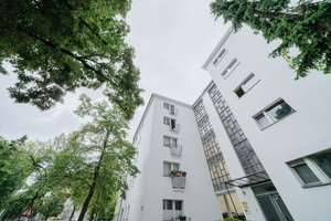Erstbezug nach Kernsanierung: 1,5-Zimmer-Apartment mit französischem Balkon am Volkspark Wilmersdorf – 10715 Wilmersdorf, Berlin – Vorschaubild 8