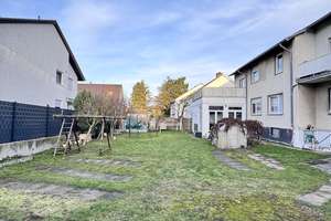 Großzügiges Mehrfamilienhaus mit drei Wohneinheiten und Entwicklungspotenzial in gefragter Lage! – Die vollständige Adresse der Immobilie erhältst du vom Anbieter., 33739 Jöllenbeck, Bielefeld – Vorschaubild 2
