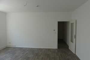 Singlewohnung - Erstbezug nach Renovierung 2-Zimmer mit Balkon mit Blick zum Schmuckplatz – Kötnerholzweg 15, 30451 Hannover – Vorschaubild 2
