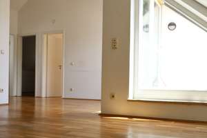 Dachgeschoss mit Potenzial:  Raum für Ihre Ideen und mit einer kleinen Dachterrasse !  – Kornwegerstr. 25B, 81375 Neuhadern, München – Vorschaubild 5