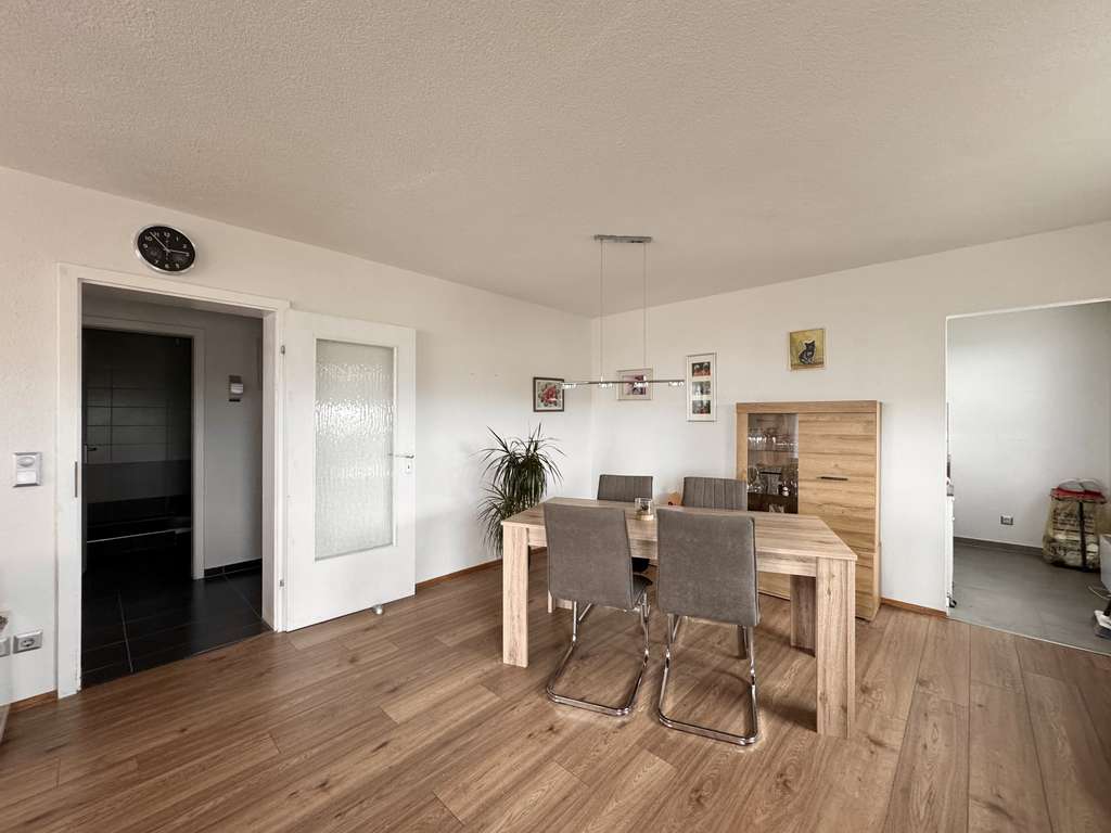 Pfiffige 2 Zimmer-Wohnung mit EBK, Balkon und Stellplatz in Heidenheim zu verkaufen