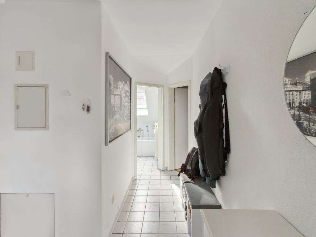 Immobilie in Wirges - Ideal für Kapitalanleger! Sehr gepflegte Dachgeschoss-Eigentumswohnung mit ausgebauten Spitzboden - Bild 1