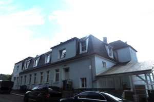 vermietetes Wohn- und Geschäftshaus mit Garage und Garten in ruhiger Lage in Elsterberg – Vogtlandkreis – Vorschaubild 2