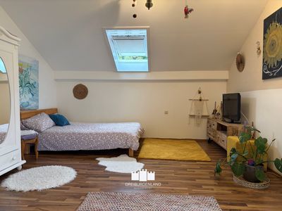 Gemütliche DG-Wohnung mit Balkon und Außenstellplatz