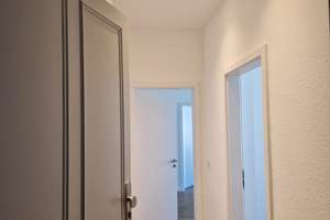 Frisch sanierte 2-Zimmer-Altbauwohnung mit großer Wohnküche in Flingern-Nord – Lichtstr. 1, 40235 Flingern Nord, Düsseldorf – Vorschaubild 4