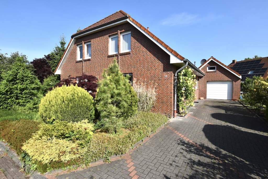 Großzügiges Einfamilienhaus mit viel Potenzial in ruhiger Lage