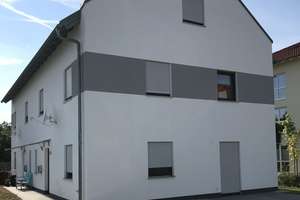 Schönes, großes und neuwertiges Haus mit fünf Zimmern in Osterhofen – Die vollständige Adresse der Immobilie erhältst du vom Anbieter., 94486 Osterhofen – Vorschaubild 1