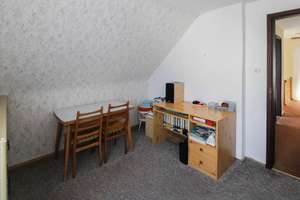 Gepflegtes Einfamilienhaus an Feldrandlage mit schönem Garten in Neu-Ulm Finningen – Die vollständige Adresse der Immobilie erhältst du vom Anbieter., 89233 Neu-Ulm – Vorschaubild 12