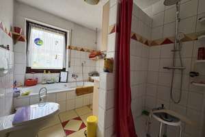 Wohnhaus mit großzügiger Fläche, Garten & Garage – vielseitig nutzbar! – Die vollständige Adresse der Immobilie erhältst du vom Anbieter., 97816 Lohr am Main – Vorschaubild 9