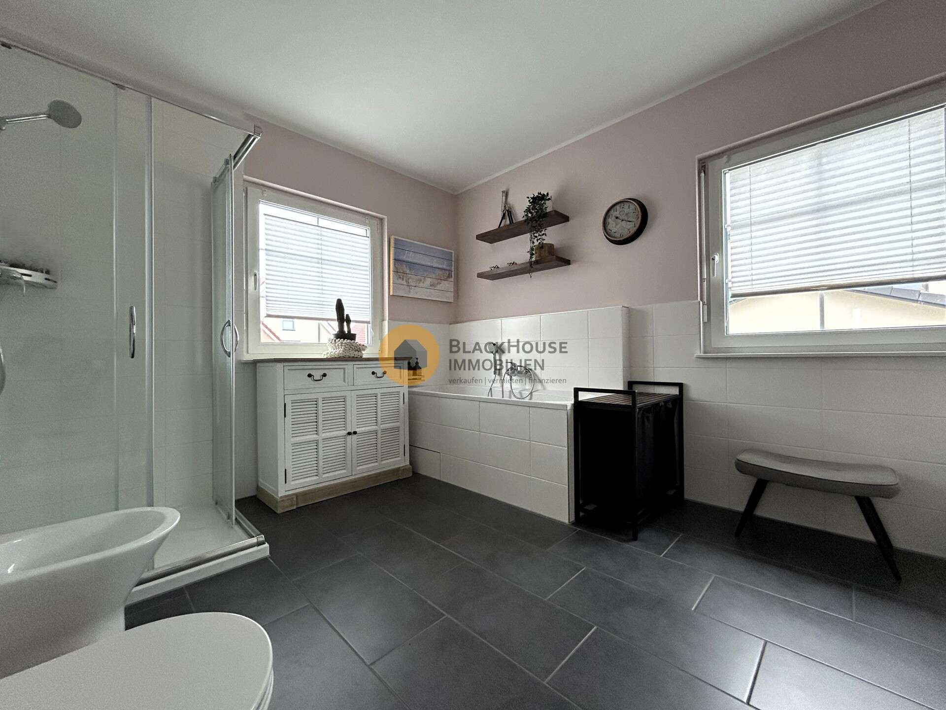 Immobilie in Schweitenkirchen - Che bella casa! Haus Bj. 2020 mit Einliegerwohnung und Pool - Bild 2