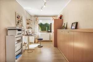 Bremen-Osterholz: Gepflegter Bungalow mit zwei Terrassen auf Erbpachtgrundstück – Die vollständige Adresse der Immobilie erhältst du vom Anbieter., 28307 Osterholz (Ortsteil), Bremen – Vorschaubild 12