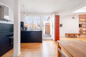 Moderne und lichtdurchflutete Dachgeschosswohnung im klassischen Altbau – Die vollständige Adresse der Immobilie erhältst du vom Anbieter., 10245 Friedrichshain, Berlin – Vorschaubild 2