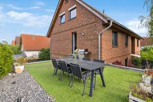 *Familientraum* - Hochwertiges Zweifamilienhaus mit ca. 266 m² Wohnfläche in Thune - Braunschweig – Die vollständige Adresse der Immobilie erhältst du vom Anbieter., 38110 Wenden-Thune-Harxbüttel, Braunschweig – Vorschaubild 1