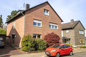 Attraktives 3 Familienhaus in Bergheim-Büsdorf mit Garage auf wunderschönem Sonnengrundstück – Windmühlenstr. 24, 50129 Rhein-Erft-Kreis – Vorschaubild 2