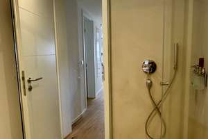 Stilvolle 2,5-Zimmer-Dachgeschosswohnung mit gehobener Innenausstattung mit EBK in Stuttgart – Christophstraße 5, 70178 Rathaus, Stuttgart – Vorschaubild 3