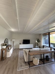 Provisionsfrei:Lichtdurchflutete 4-Zimmer-Eigentumswohnung mit Garten, Balkon & neuer Küche