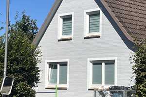 Preiswertes, großes und vollständig renoviertes Haus mit vier Zimmern und Einbauküche in Barmstedt – Brunnenstraße 40, 25355 Pinneberg (Kreis) – Vorschaubild 1