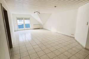 Ansprechende 3-Zimmer Dachgeschosswohnung mit Balkon in Düdelsheim – Die vollständige Adresse der Immobilie erhältst du vom Anbieter., 63654 Büdingen – Vorschaubild 4