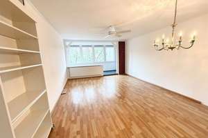 zum Selbstbezug oder als Kapitalanlage: Helle 2-ZKB-Wohnung mit Fensterfront und zwei Balkonen