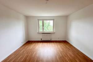 Helle 3-Zimmer-Wohnung mit Balkon in Nürnberg Langwasser  – Rauschbergweg 7, 90471 Langwasser Nordwest, Nürnberg – Vorschaubild 2