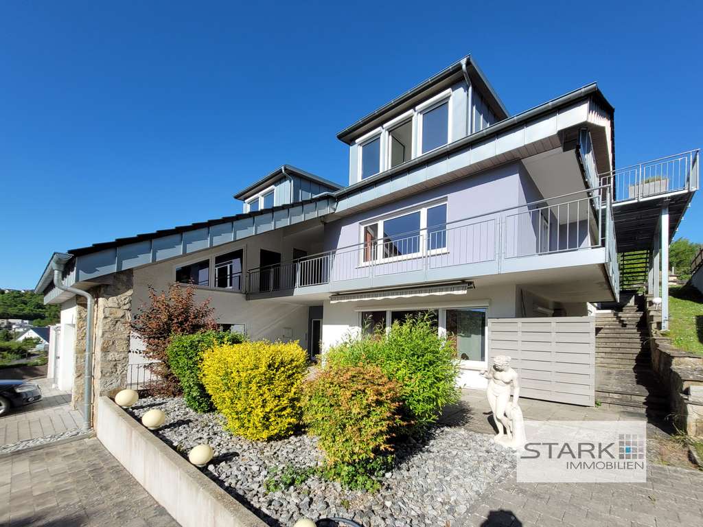 Immobilie in Grünsfeld - Wohnhaus mit traumhafter Aussicht – ideal für Familie, Generationenwohnen & Homeoffice! - Bild 2