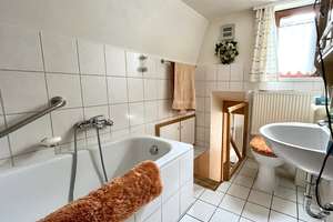 Vielseitiges Einfamilienhaus mit 8 Zimmern, Garten & Gewerbeeinheit für Familien oder Kapitalanleger – Die vollständige Adresse der Immobilie erhältst du vom Anbieter., 37247 Großalmerode – Vorschaubild 6