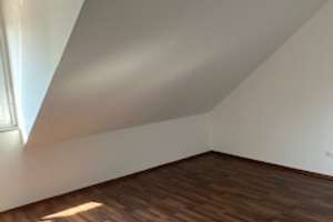 Wohnen mit Charakter: 3-Zimmer-Dachgeschosswohnung in Schwalbach – Die vollständige Adresse der Immobilie erhältst du vom Anbieter., 65824 Schwalbach am Taunus – Vorschaubild 14