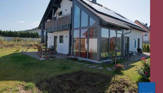 Bild von Energieklasse A+! Junges EFH mit Wintergarten, EBK, PV-Anlage und viel Komfort in Weilmünster 1.
