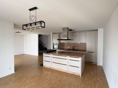 Neubau-Maisonette mit 4 Zimmern, 2 Loggien & modernem Wohnkomfort in Graben-Neudorf