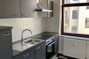 Helle, frisch renovierte 2,5-Zimmer-Wohnung mit neuer EBK & großem Balkon  in Sudenburg – Lemsdorfer Weg 10, 39112 Sudenburg, Magdeburg – Vorschaubild 1
