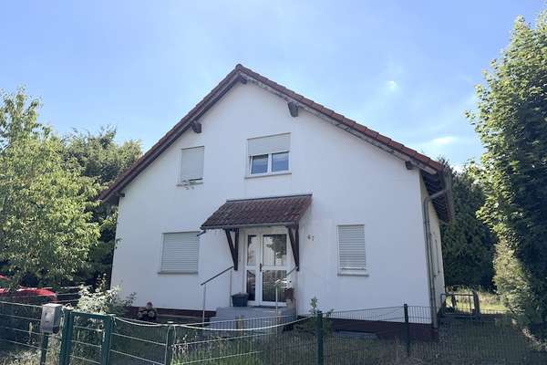 Ein echtes Zuhause! Vermietetes EFH mit blickgeschütztem Garten in ruhiger Wohnlage von Worfelden