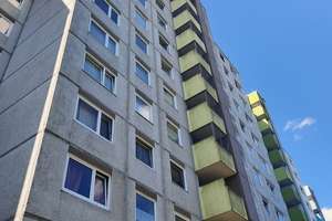 Vermietete 3-Zimmer-Wohnung mit Loggia in Kiel-Mettenhof – Die vollständige Adresse der Immobilie erhältst du vom Anbieter., 24109 Mettenhof, Kiel – Vorschaubild 2
