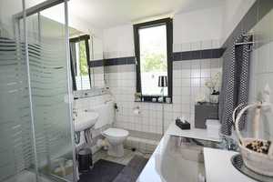 Helle 3 Zimmer-Wohnung im 1. OG mit Balkon in äußerst gepflegtem Mehrfamilien-haus * Nähe Arena * – Westparkstr. 89, 47803 Krefeld – Vorschaubild 21