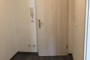 Schöne 1-Zimmer-Wohnung mit Balkon und Einbauküche - provisionsfrei - top Verkehrsanbindung – Adelheidstraße 28a, 90439 St. Leonhard, Nürnberg – Vorschaubild 2