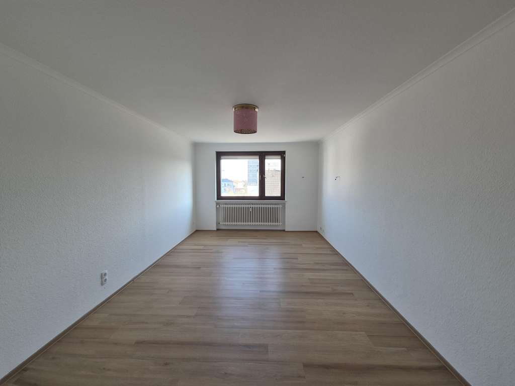 Immobilie in Oberursel - 5 Zimmer Stadtwohnung mit Loggia und Aufzug - Bild 4