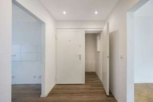 Großzügige, sanierte 3,5-Wohnung mit Loggia in zentraler Lage von Düsseldorf-Oberkassel! – Die vollständige Adresse der Immobilie erhältst du vom Anbieter., 40545 Oberkassel, Düsseldorf – Vorschaubild 12