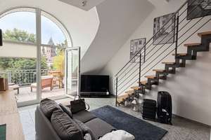 Stilvolle Maisonette-Dachgeschosswohnung mit großer Terrasse und Tiefgarage in Düsseldorf-Angermund