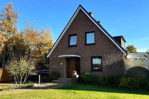Großzügiges Einfamilienhaus mit schönem Garten, Vollkeller und Garage in Lübeck-St. Jürgen (Nähe Uni – Die vollständige Adresse der Immobilie erhältst du vom Anbieter., 23562 Sankt Jürgen, Lübeck – Vorschaubild 1