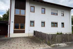 Großes Zweifamilienhaus mit Doppelgarage, Garten und großem DG – Dresdener Straße 2, 86842 Türkheim – Vorschaubild 1