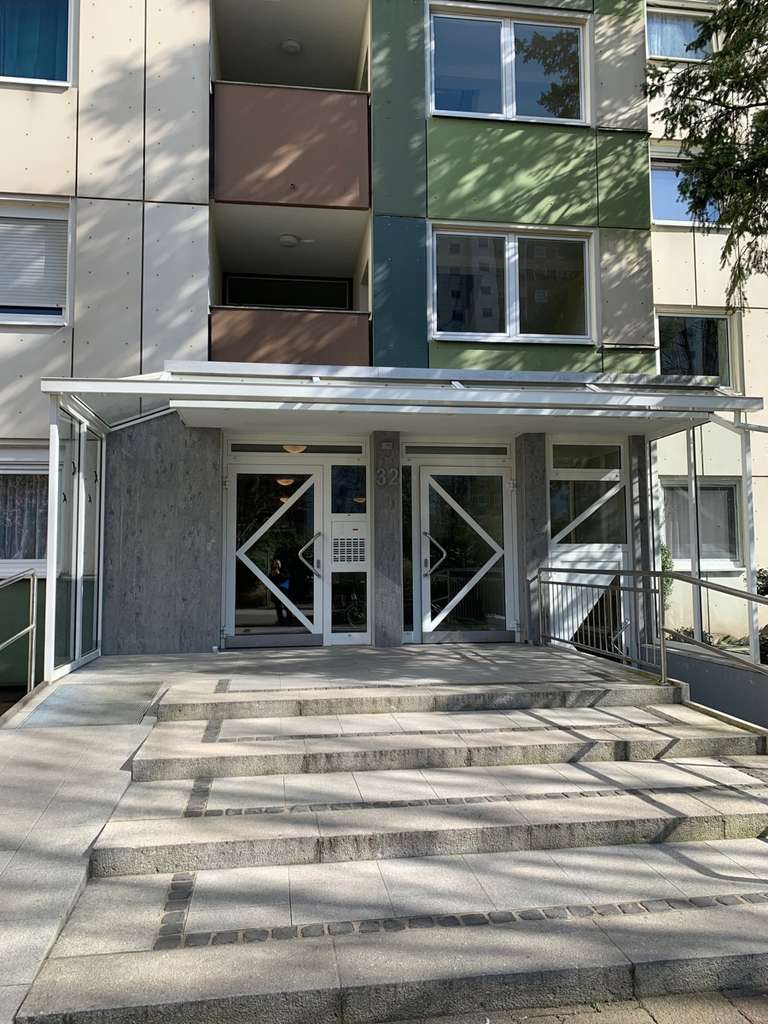 Immobilie in Sankt Augustin - SANKT AUGUSTIN top, helle renovierte 3 Zi. ETW, ca. 84 m² Wfl., Küche Diele, neues Bad, Westbalkon - Bild 1