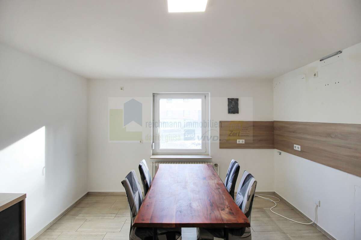 Immobilie in Brigachtal - Einziehen und wohlfühlen! Platz für Leben und Zukunft: Großzügige 3 -Zimmer-Wohnung mit Südbalkon un - Bild 3