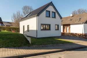 Erstbezug "Unser Wohnidyll mit Eifel-Flair"