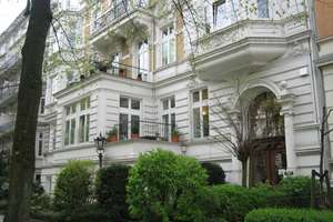 Von privat: 3-Zimmer-Maisonette mit zwei Balkonen in Bestlage Rotherbaum, TG