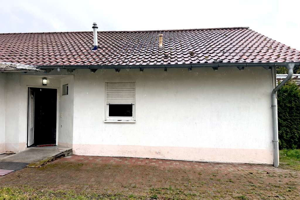 Immobilie in Hettenleidelheim - Solides Einfamilienhaus aus 1996 mit viel Potenzial und großem Grundstück - Bild 2