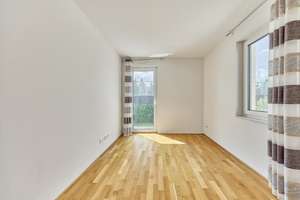 Exklusives Familienhaus mit Pool und Wintergarten in Mainz – Die vollständige Adresse der Immobilie erhältst du vom Anbieter., 55127 Lerchenberg, Mainz – Vorschaubild 6