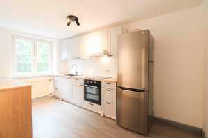 Top angebunden in Winterhude: Bezugsfreie Dachgeschosswohnung in Alsternähe. – Hamburg – Vorschaubild 2
